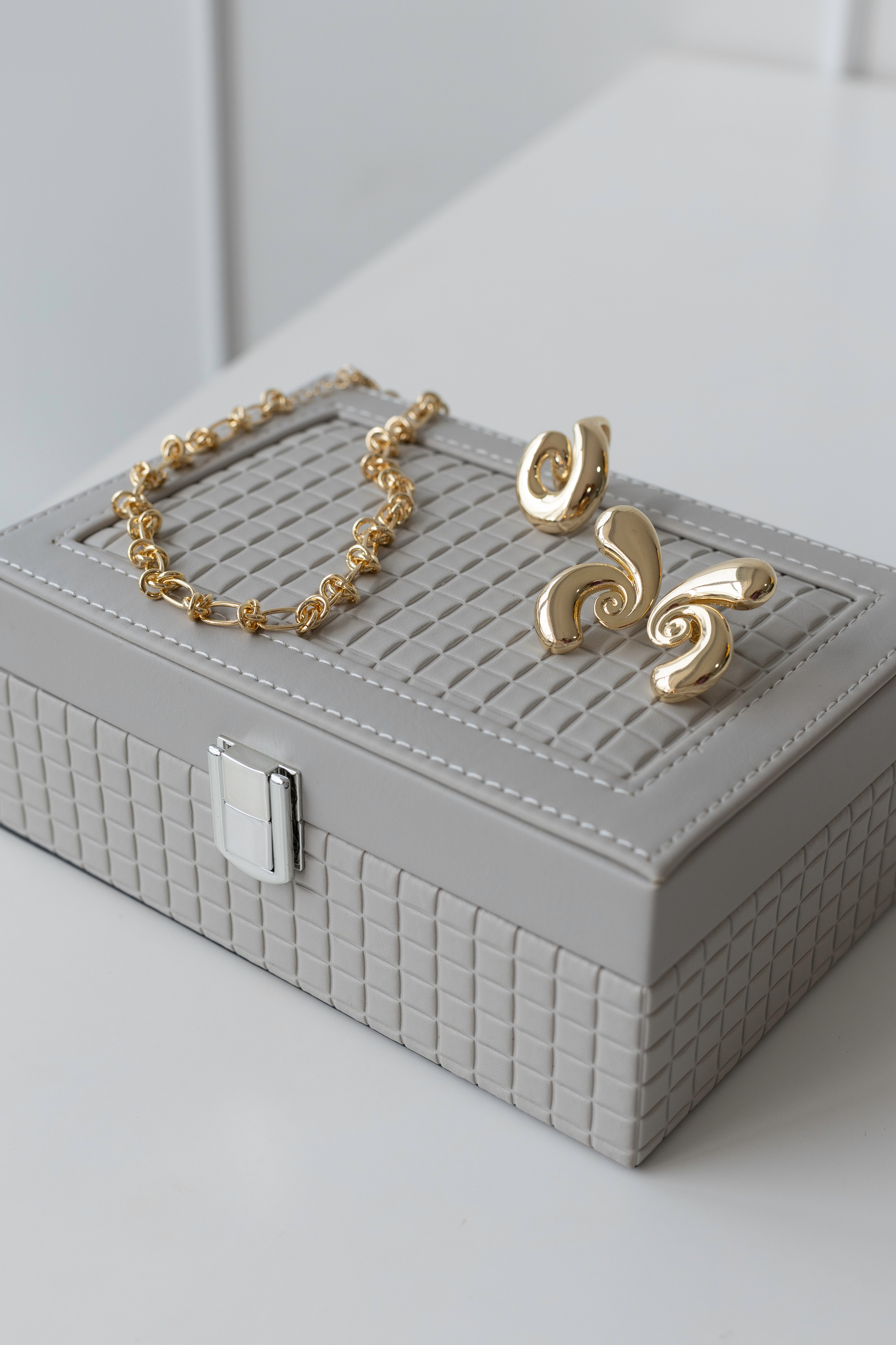 Conjunto MARGE - Brinco + Anel Banhado a Ouro 18K