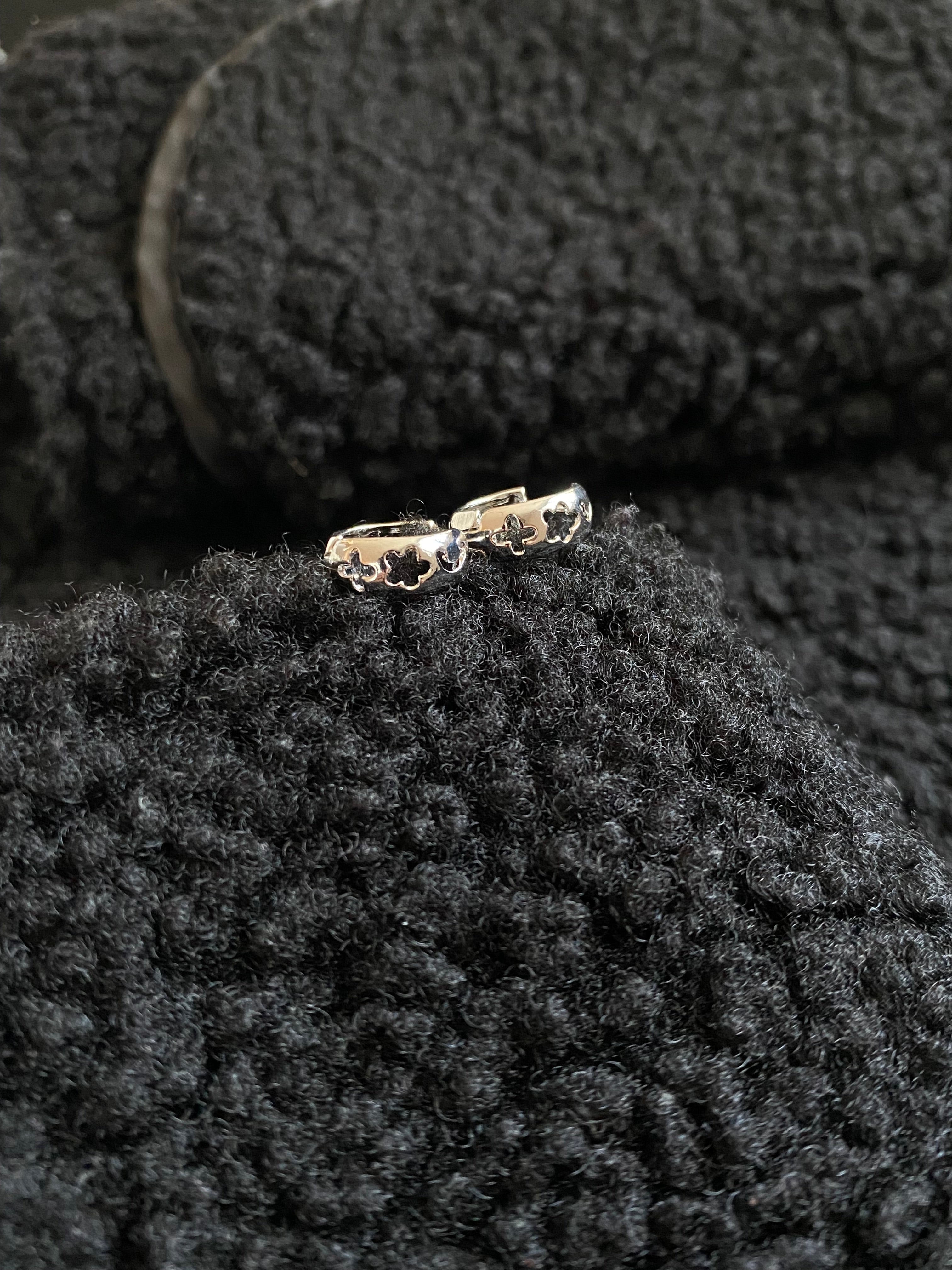 Brinco Bari - Argola Vazada Símbolos