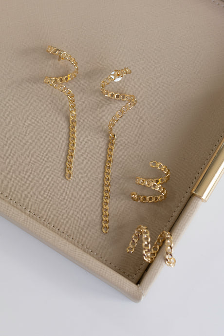 Conjunto AGNI -  Brinco + Anel de Corrente Banhado a Ouro 18K