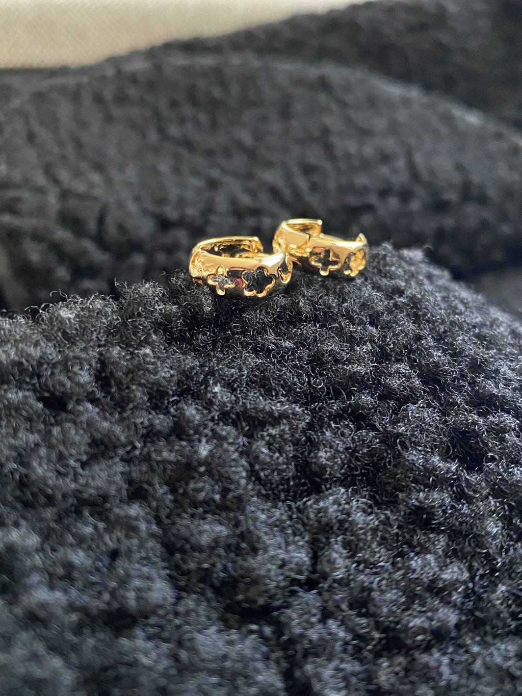 Brinco Bari - Argola Vazada Símbolos