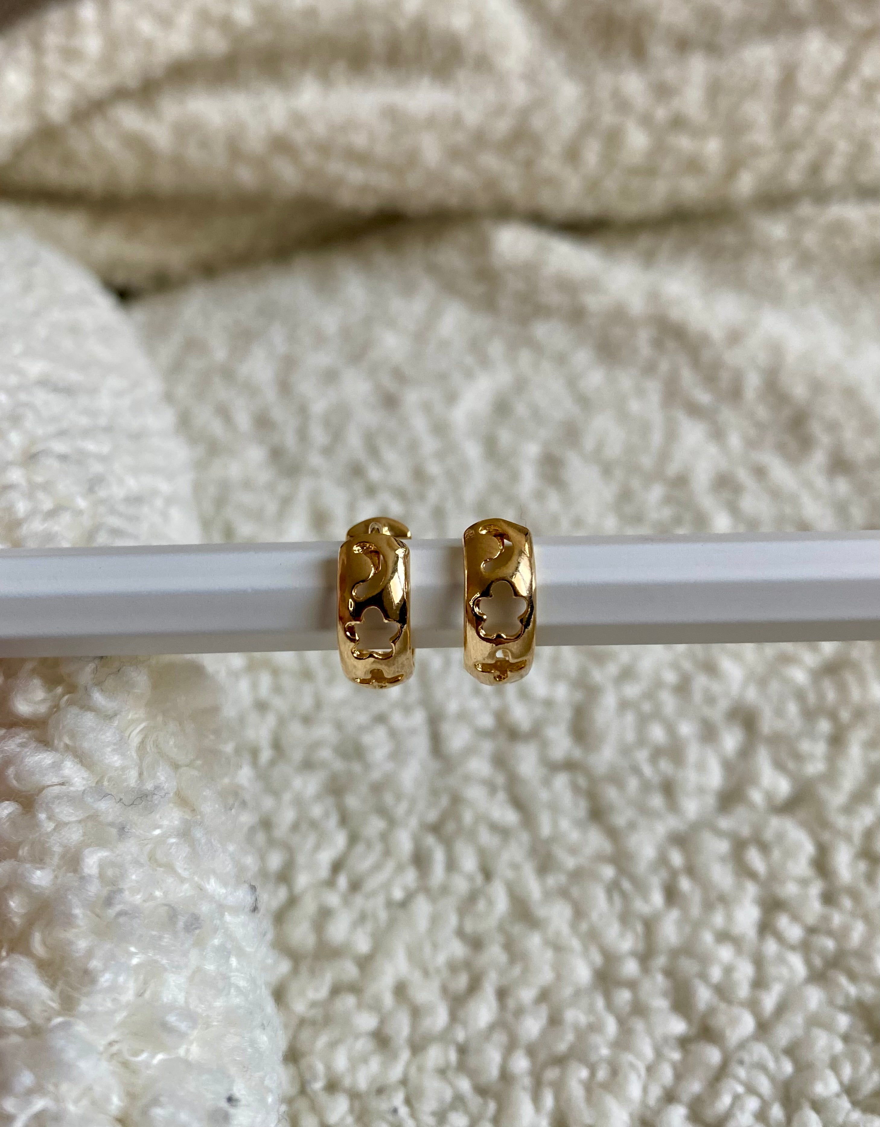 Brinco Bari - Argola Vazada Símbolos