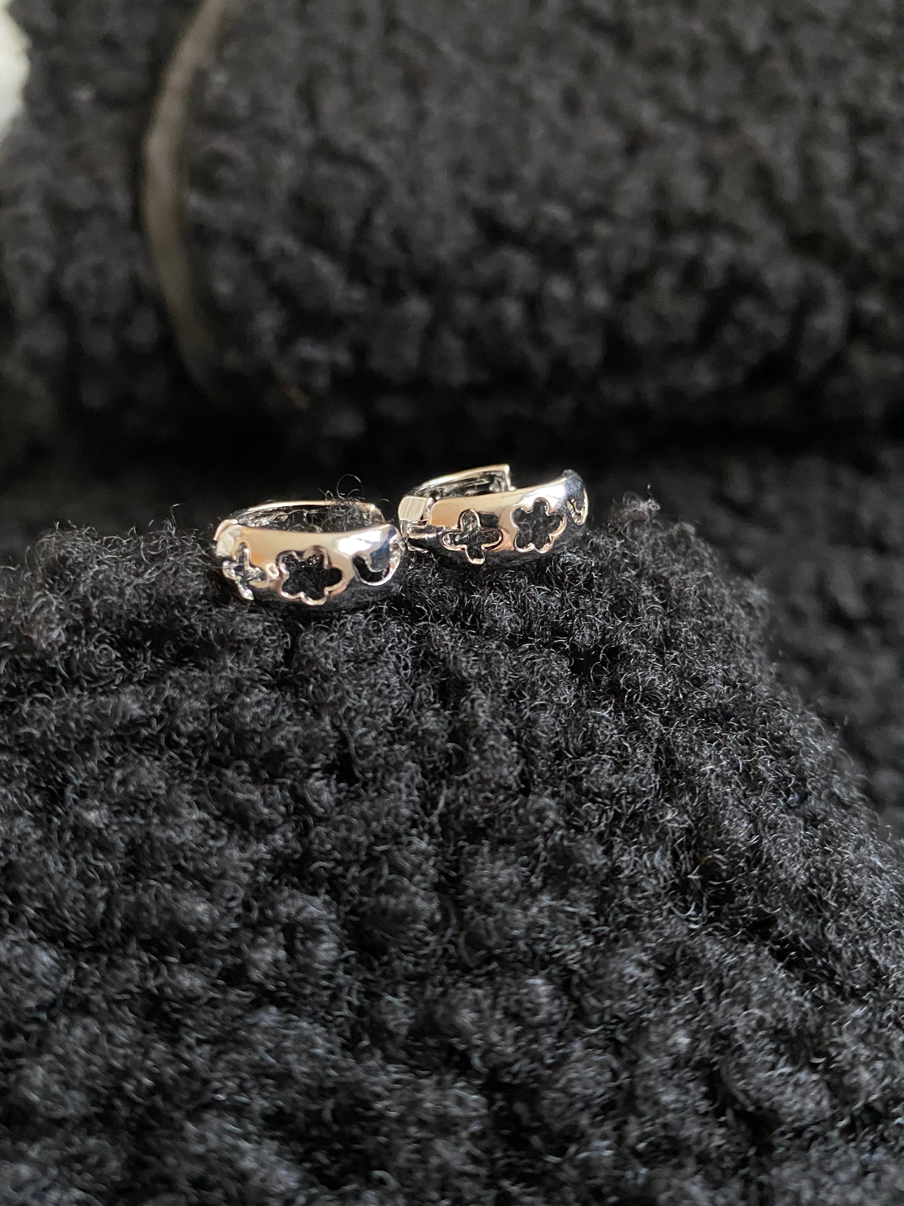 Brinco Bari - Argola Vazada Símbolos