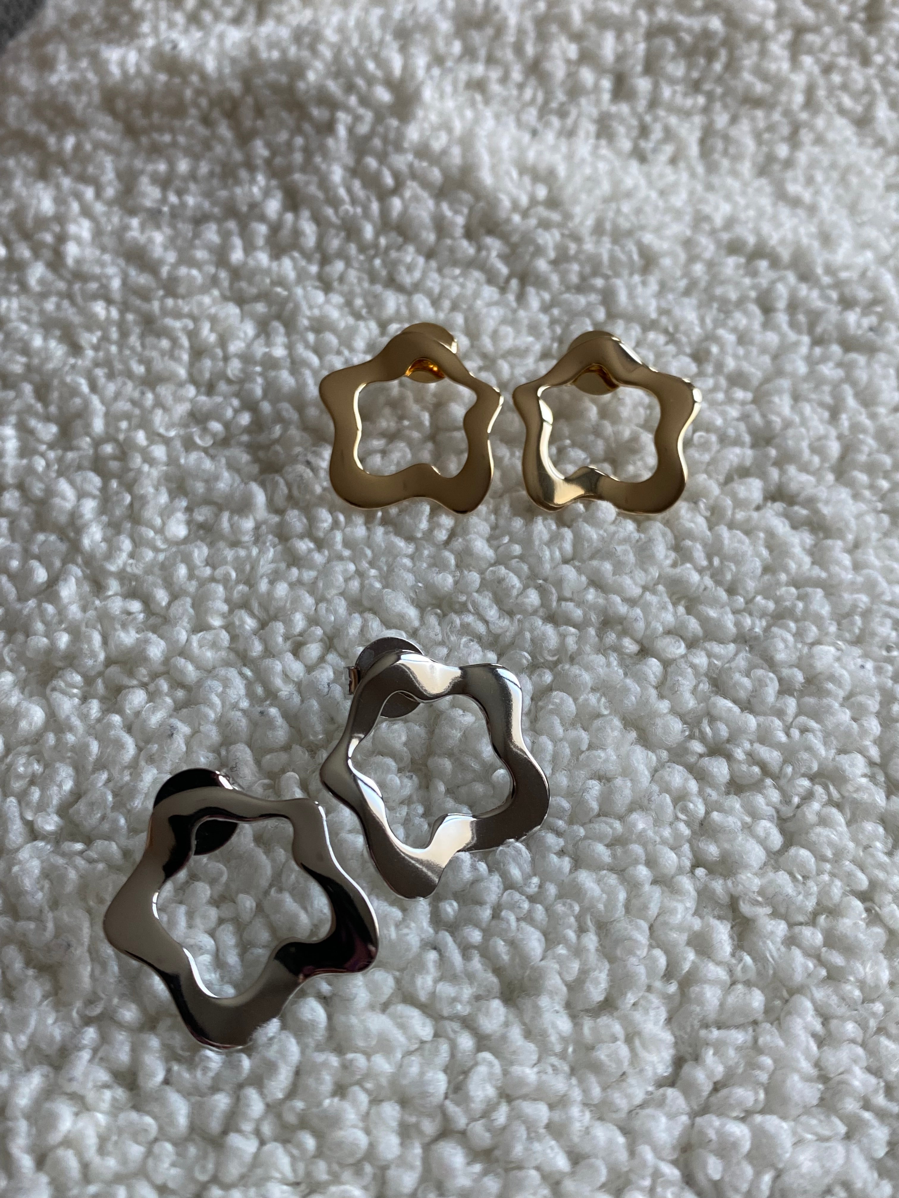 Brinco Flor Orgânico Vazado