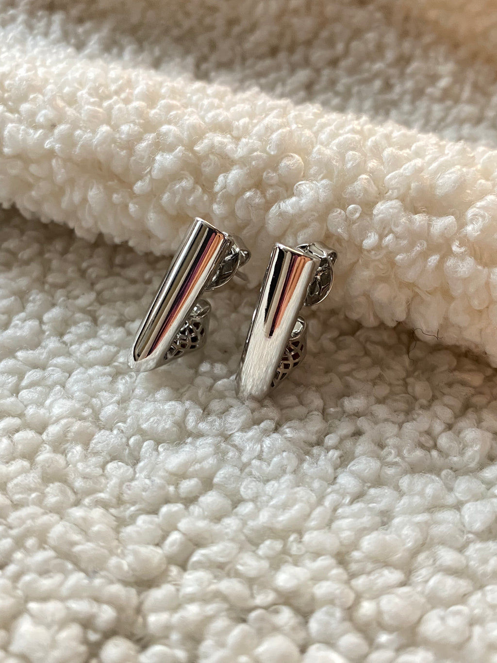 Brinco Argola Reta Freya - M