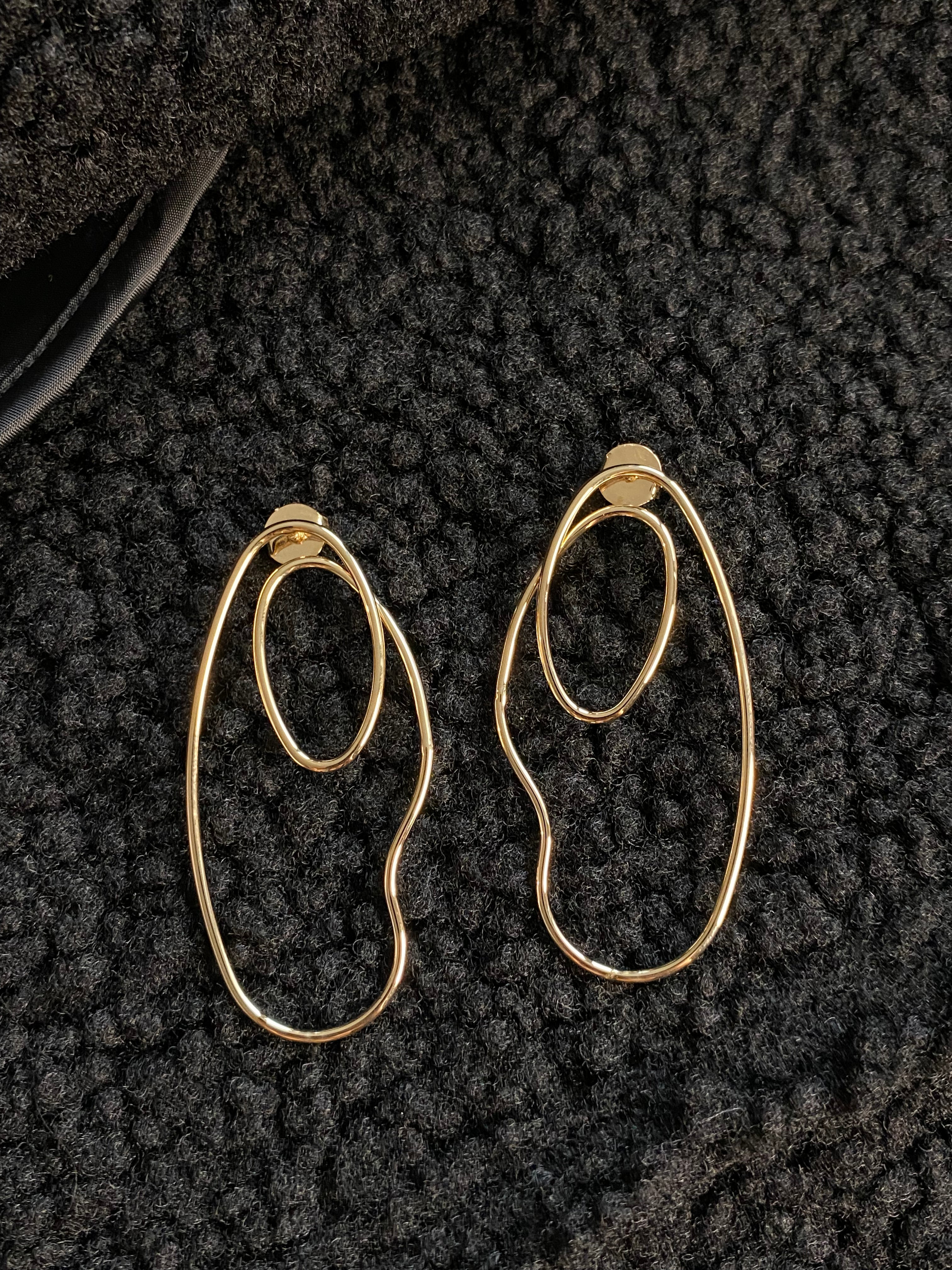 Brinco Cami Oval Abstrato